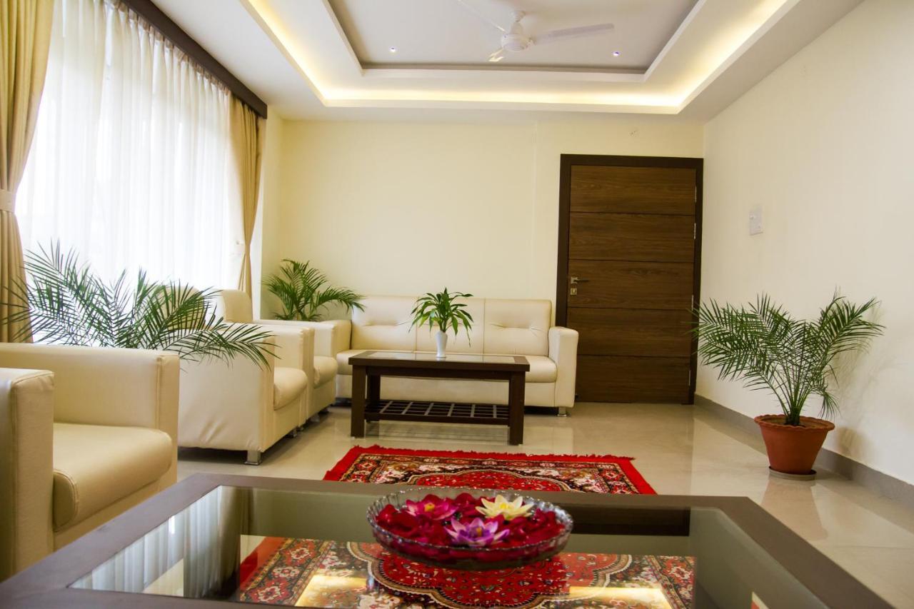 Hotel Park Riviera Guwahati Buitenkant foto